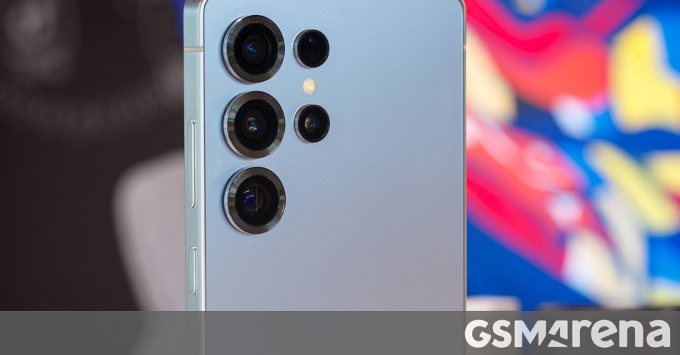 Apple may be inspiring Samsung to go back to a feature it dropped in 2020