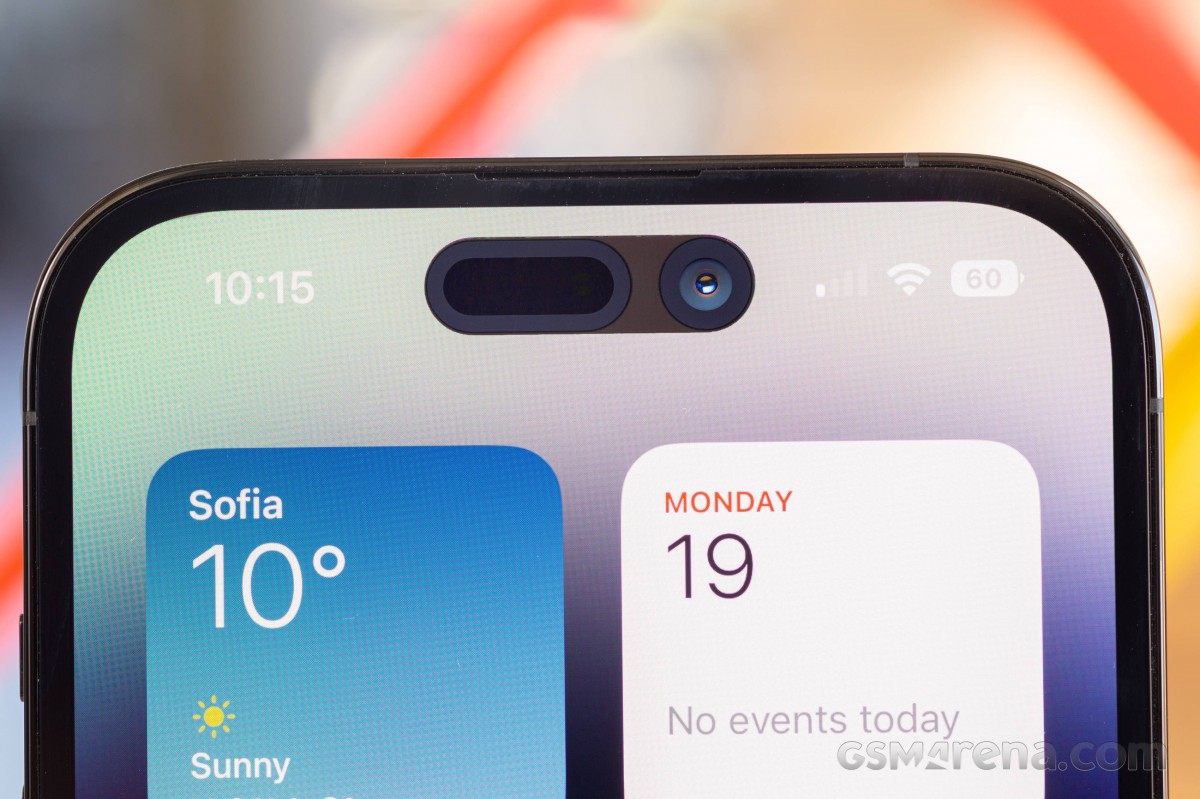 टचस्क्रीन मैकबुक प्रोस को इस साल के अंत में लॉन्च करने की बात दोहराई गई 