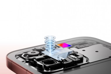 V70 Elite में 3x टेलीफोटो लेंस के साथ ट्रिपल कैमरा सेटअप मिलता है