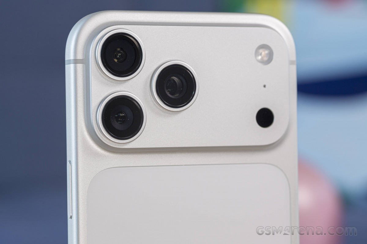 iPhone 17 Pro Max has a triple 48MP camera setup