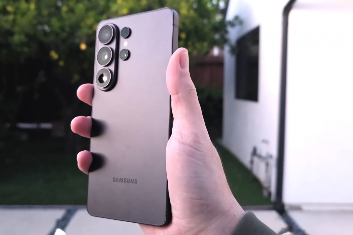 सैमसंग गैलेक्सी S26 अल्ट्रा को कुछ नुकसान हुआ है लेकिन फिर भी ड्रॉप टेस्ट में बचा रहा