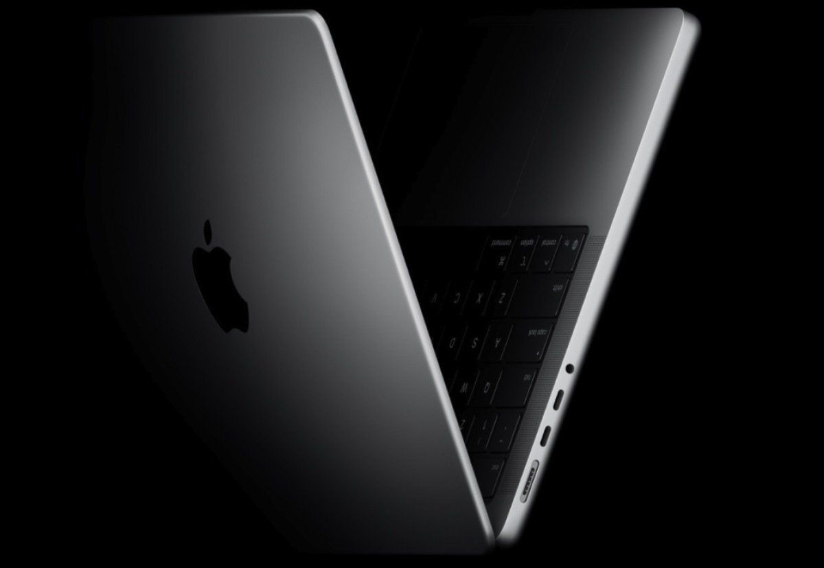 Gurman: MacBook Ultra with touchscreen, M6 chip coming this year