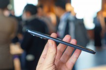 5,200mAh एज 70 फ्यूज़न की मोटाई 7.21 मिमी और वजन 177 ग्राम है।