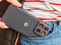 5,200mAh एज 70 फ्यूज़न की मोटाई 7.21 मिमी और वजन 177 ग्राम है।