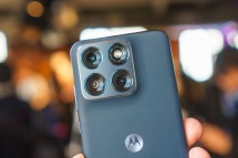 मोटो एज 70 फ्यूज़न में 50+13MP का रियर और 32MP का फ्रंट कैमरा है