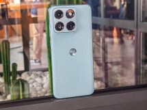 मोटो एज 70 फ्यूज़न में 50+13MP का रियर और 32MP का फ्रंट कैमरा है