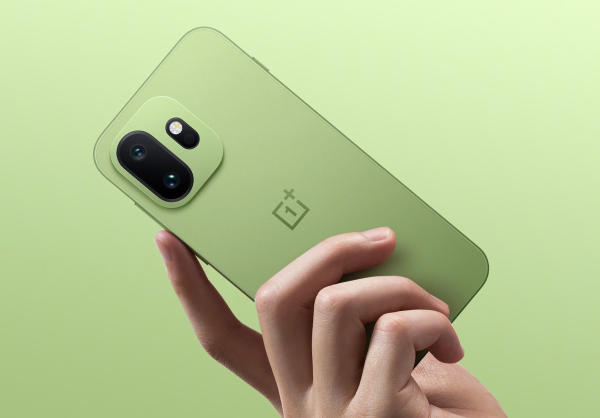 वनप्लस 15टी का व्हाइट कलर वेरिएंट आया सामने