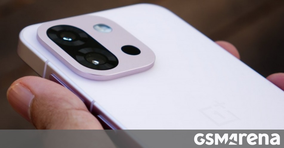 OnePlus 15T runs Geekbench, confirms its chipset