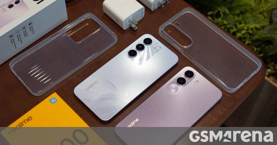 Realme C100 and C100i surface in a hands-on, they have 6.8" screens and 7,000mAh batteries