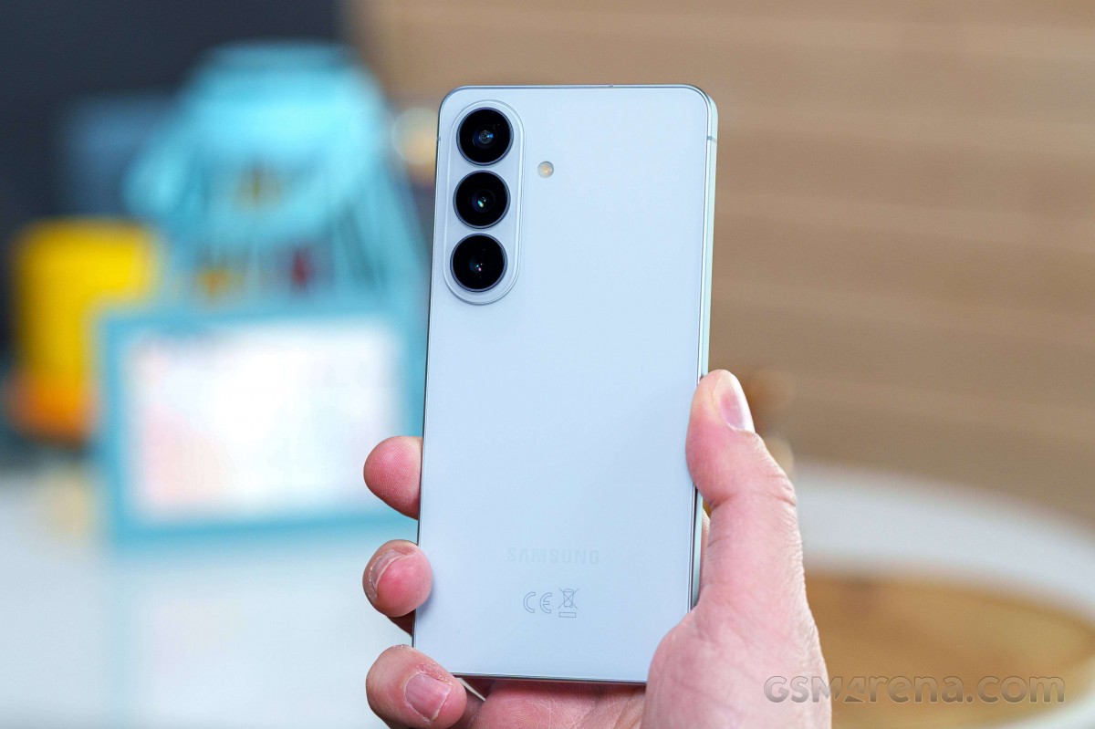 Infinium tech | Graphics designing company Samsung Galaxy S26+ review