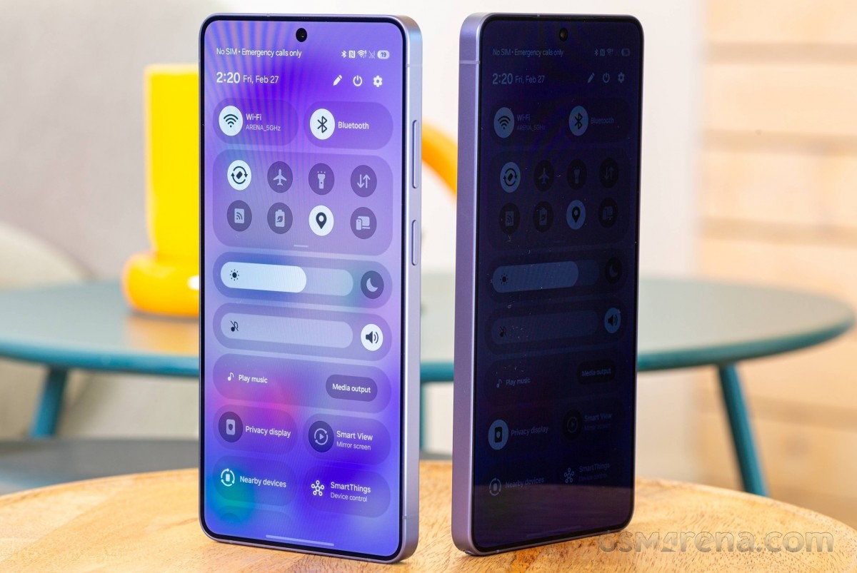 We examine the privacy display of the Samsung Galaxy S26 Ultra