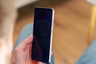 Privacy display: at an angle