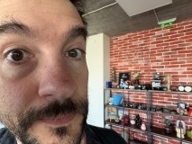 Selfies comparison: iPhone 17 Pro Max - 20mm, f/1.9, ISO 160, 1/60s (3672x4896px) - Samsung Galaxy S26 Ultra vs. Apple iPhone 17 Pro Max