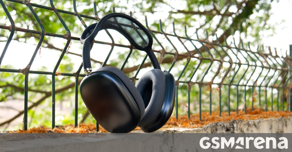 Apple AirPods Max 2 in for review