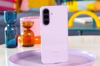 विस्मयकारी लैवेंडर में सैमसंग गैलेक्सी A37