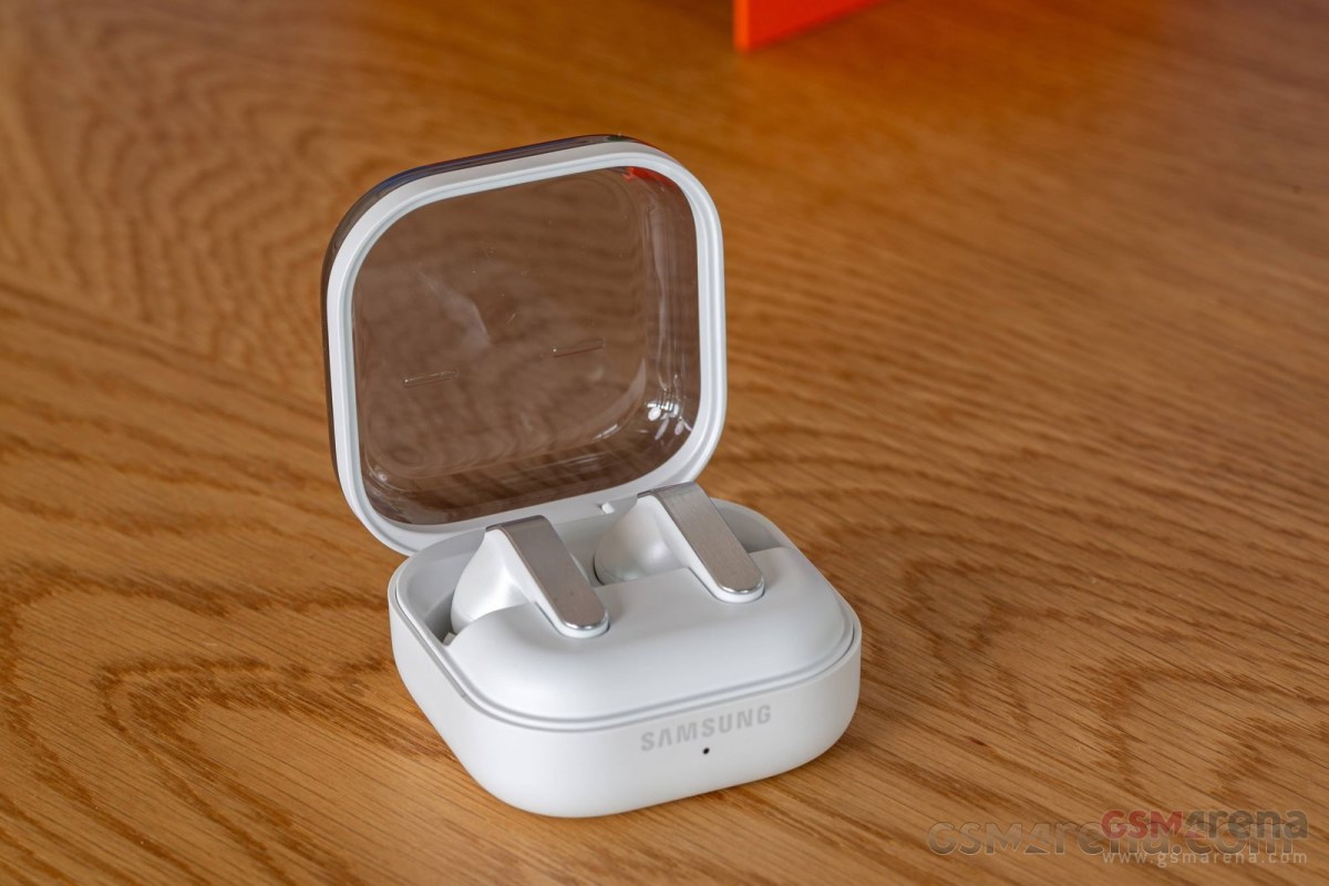 Samsung Galaxy Buds4 Pro receive first firmware update