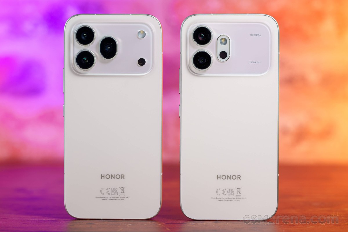 Honor 600 Pro (left) with Honor 600 (right)