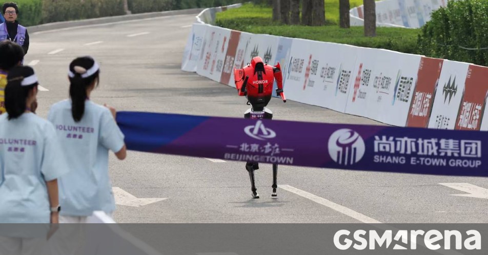 A humanoid robot by Honor wins a half marathon and smashes the human world record