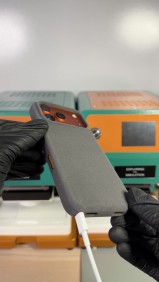 This case adds a Lightning port to the iPhone 17 Pro