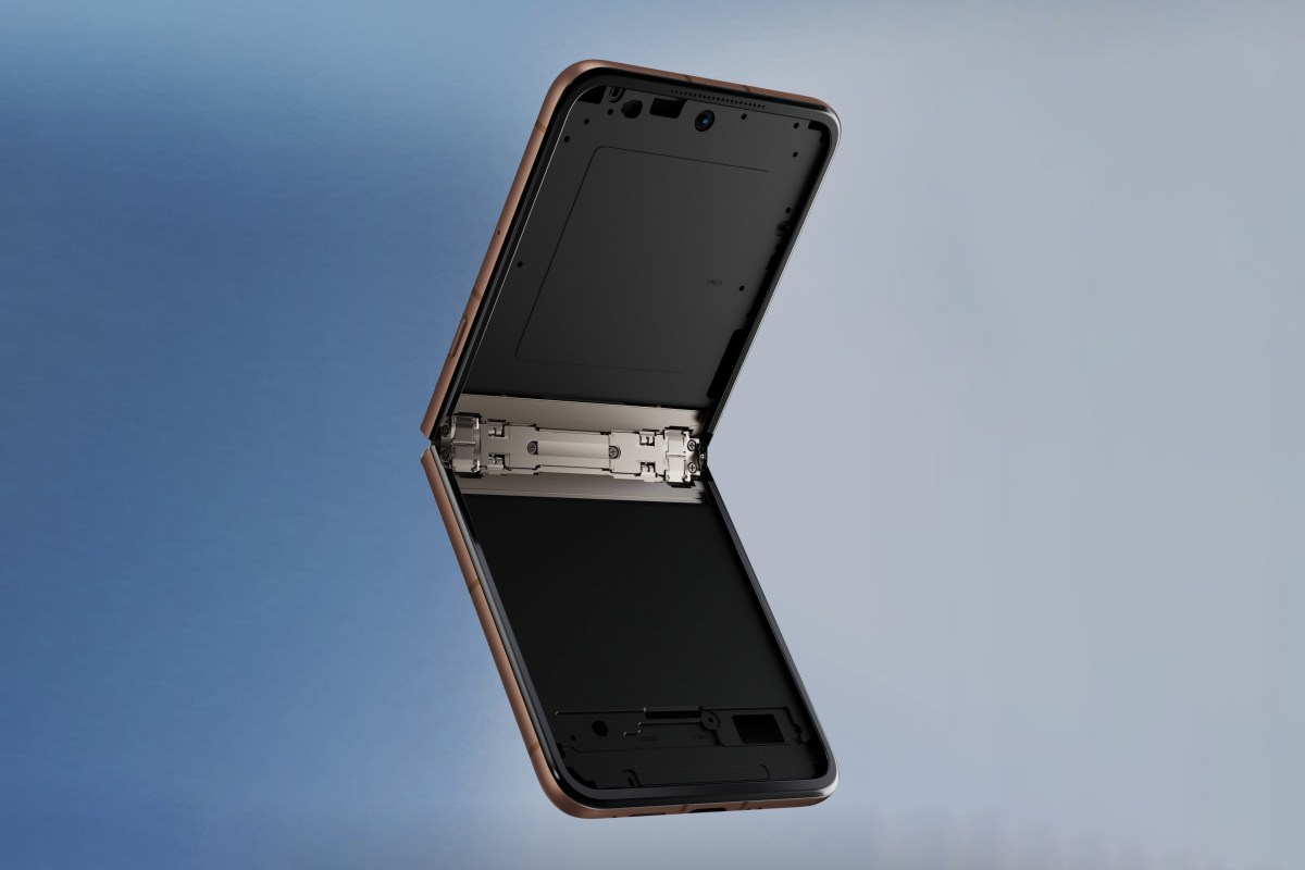 Motorola Razr 70 Ultra emerges in official-looking renders