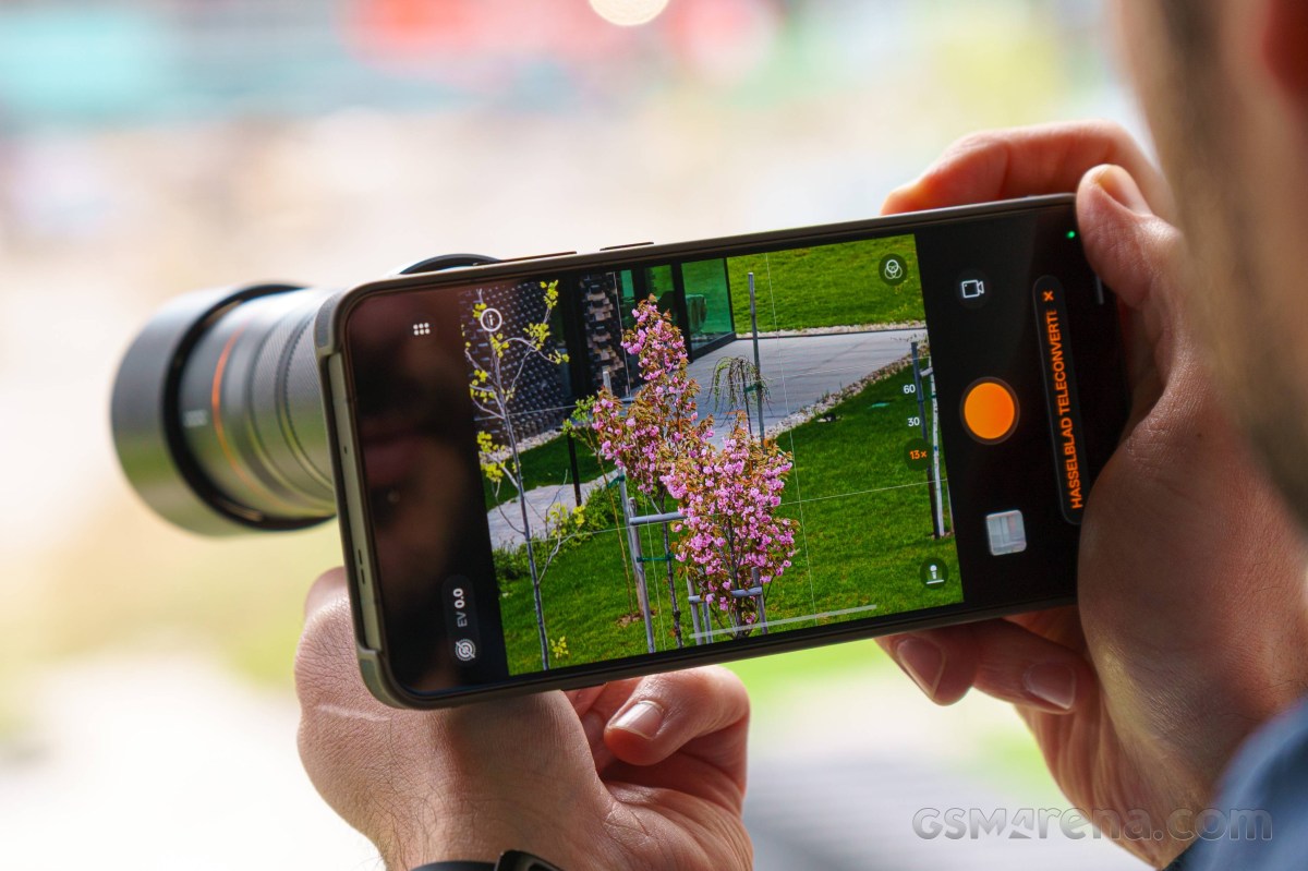 Oppo Find X9 Ultra and Hasselblad Teleconverter Kit are practical