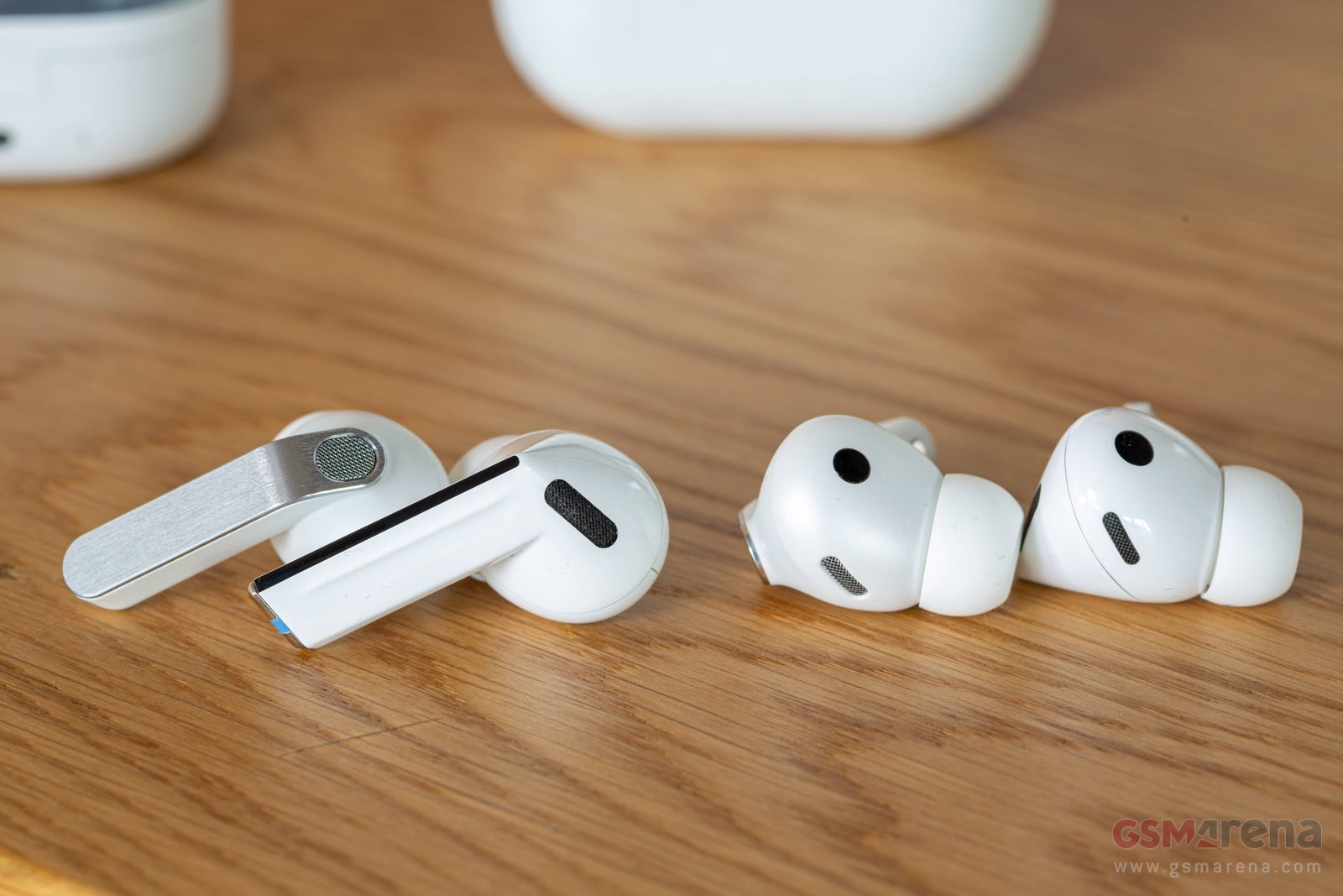 Samsung Galaxy Buds3 Pro (left) and Galaxy Buds4 Pro (right)