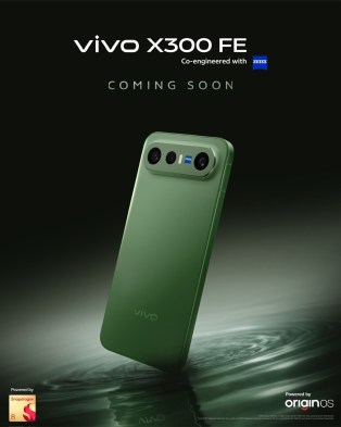Vivo X300 FE in green