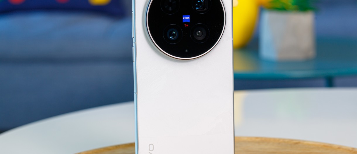 vivo begins global rollout of the X300 Ultra and X300 FE