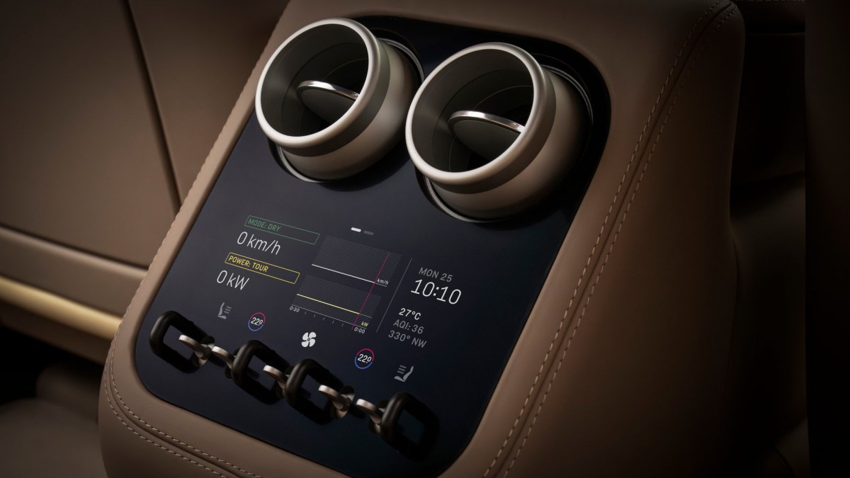 6.3” display for rear passengers