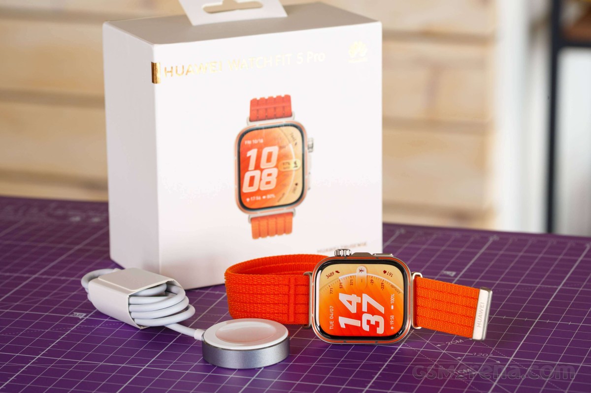 Huawei Watch Fit 5 Pro in for review