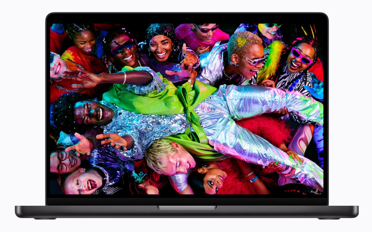 MacBook Pro OLED panels ready to go into mass production next month, new report says