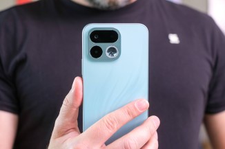 The phone has a selfie mirror and and the AI Portrait Glow flash