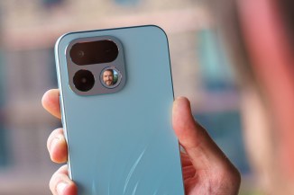 The phone has a selfie mirror and and the AI Portrait Glow flash