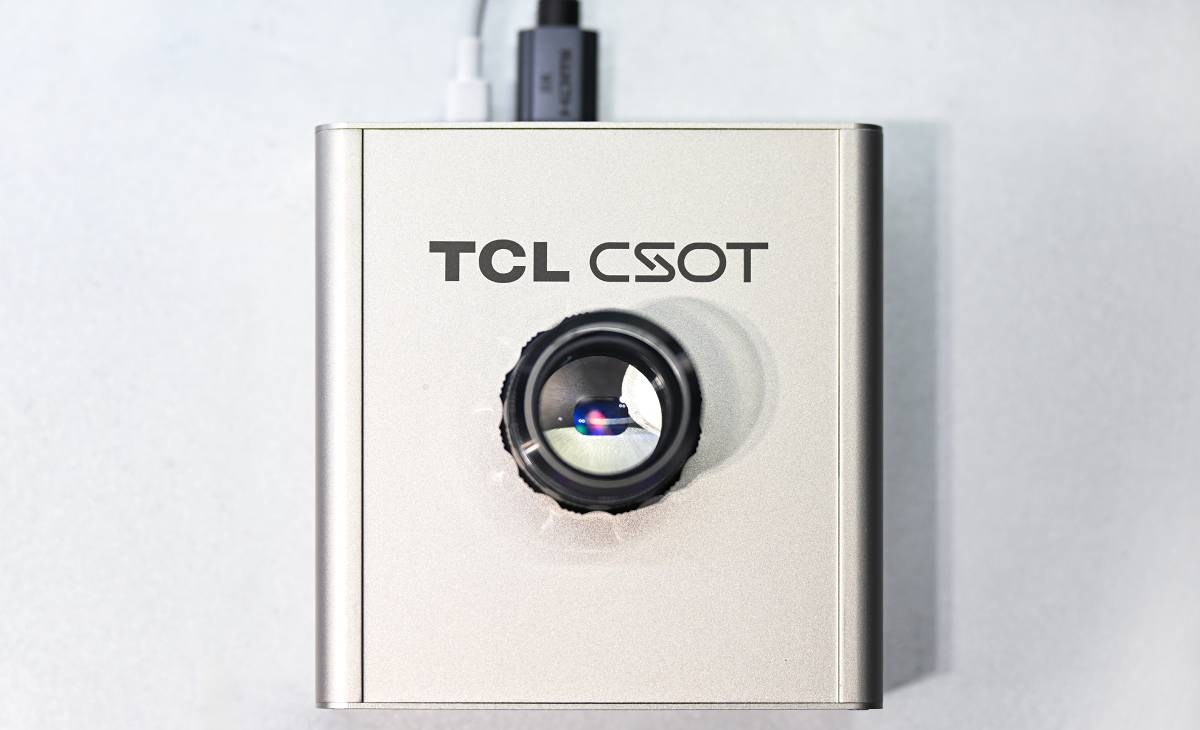 World's tallest 5,131ppi single-chip full-color C-Micro LED display (0.28'')