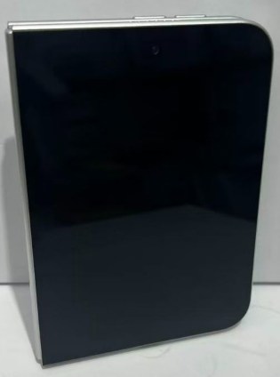 Apple iPhone Ultra dummy unit