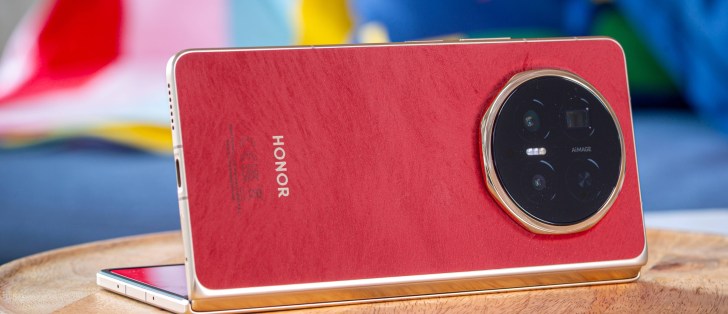 Honor Magic V6 wins two GLOMO Asia Awards, vivo X Fold6 nabs
one too