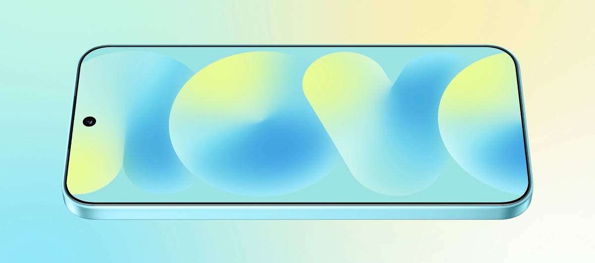 The nova 16 has a smaller 6.68” display, the Pro has a 6.84” LTPO panel