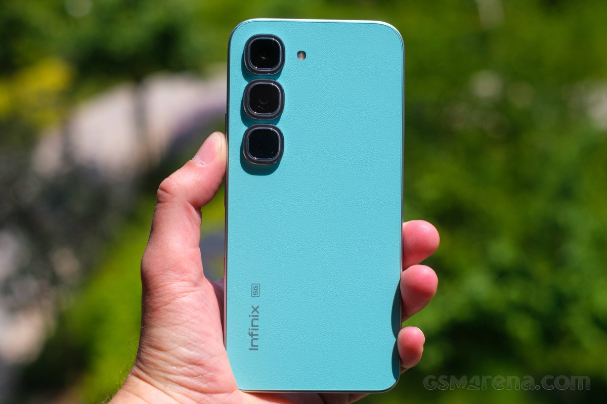 Infinix Hot 70 Pro unboxing