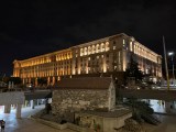 Low light, main camera (1x): iPhone 17 - 26mm, f/1.6, ISO 640, 1/25s (5712x4284px) - iPhone 17e vs. iPhone 17