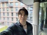 Selfies comparison: iPhone 17e - 23mm, f/1.9, ISO 125, 1/60s (4032x3024px) - iPhone 17e vs. iPhone 17