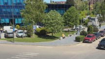 Daylight video screengrabs, iPhone 17e: 2x - (3840x2160px) - iPhone 17e vs. iPhone 17