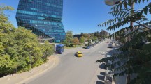 Daylight video screengrabs, iPhone 17: 0.6x - (3840x2160px) - iPhone 17e vs. iPhone 17