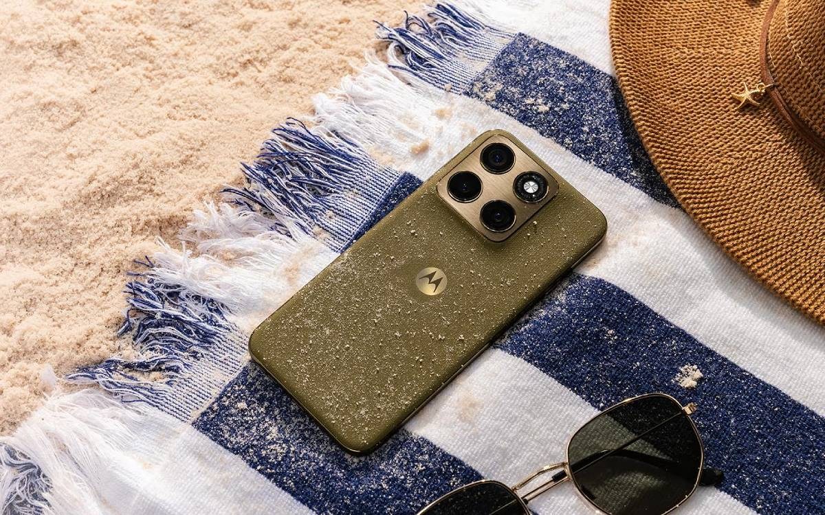 The Motorola Edge (2026) is rated IP68 and IP69, has GG 7i