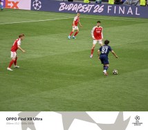 Moments from the first half (300mm, f/2.2, ISO 125, 1/200s, 4096x3584px)