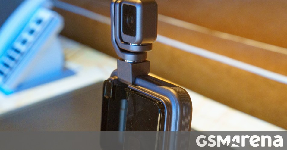 Honor Robot Phone to launch on August 12, unboxing video leaks Honor Robot Phone to launch on August 12, unboxing video leaks