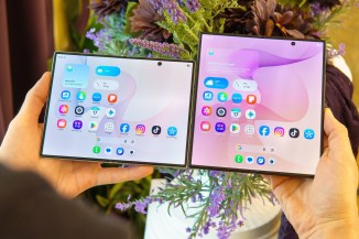 Samsung Galaxy Z Fold8 (left) and Galaxy Z Fold8 Ultra