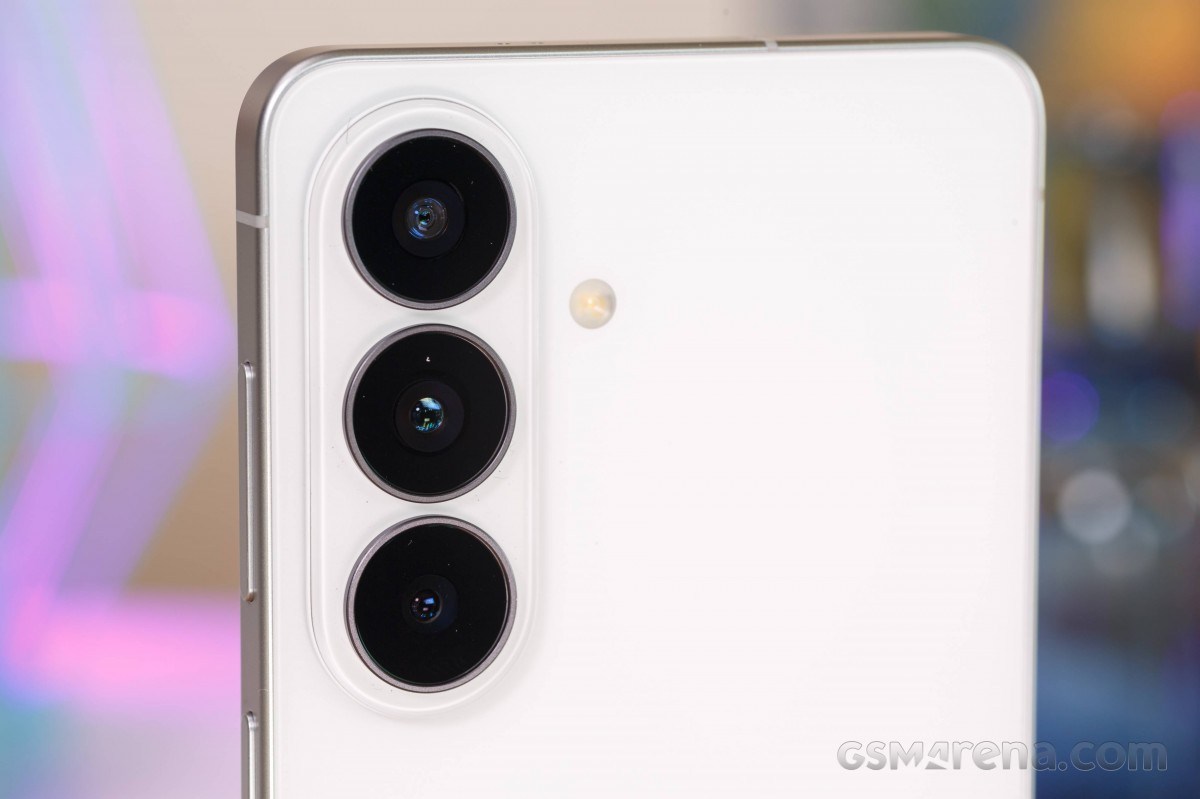 The Galaxy S27 Pro will reportedly get a 12MP telephoto camera