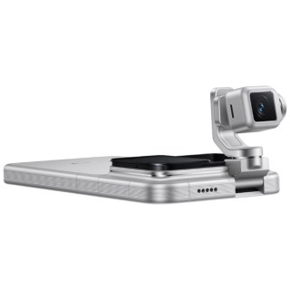 Honor Robot Phone's gimbal in action