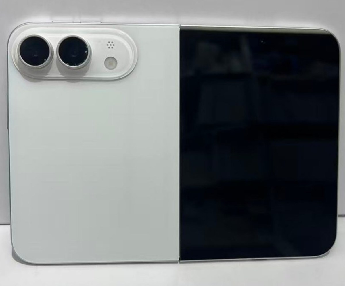 iPhone Ultra dummy