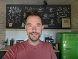 Selfies comparison: Galaxy Z Fold8 Ultra (cover) - 23mm, f/2.2, ISO 160, 1/100s (3648x2736px) - Samsung Galaxy Z Fold8 Ultra vs. Galaxy S26 Ultra